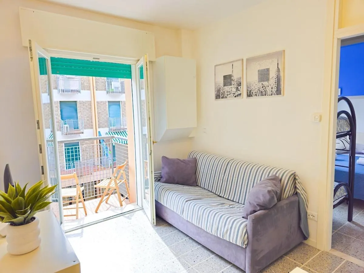 Bilocale Augustus Piazza Mazzini Apartment Lido di Jesolo 0*,  Italy