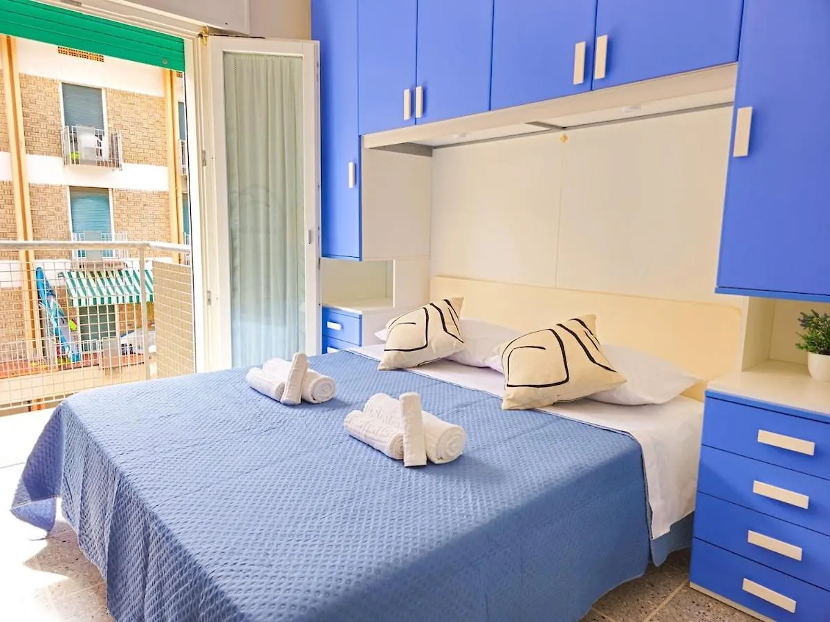 Bilocale Augustus Piazza Mazzini Apartment Lido di Jesolo Italy